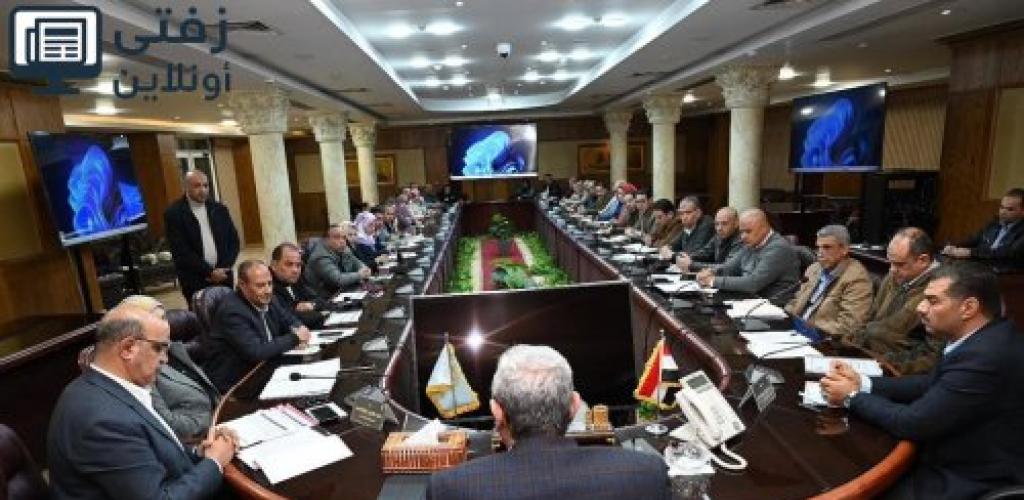اجتماع حاسم في الغربية.. المحافظ يوجه برفع الإشغالات وتشديد التصدي للبناء المخالف